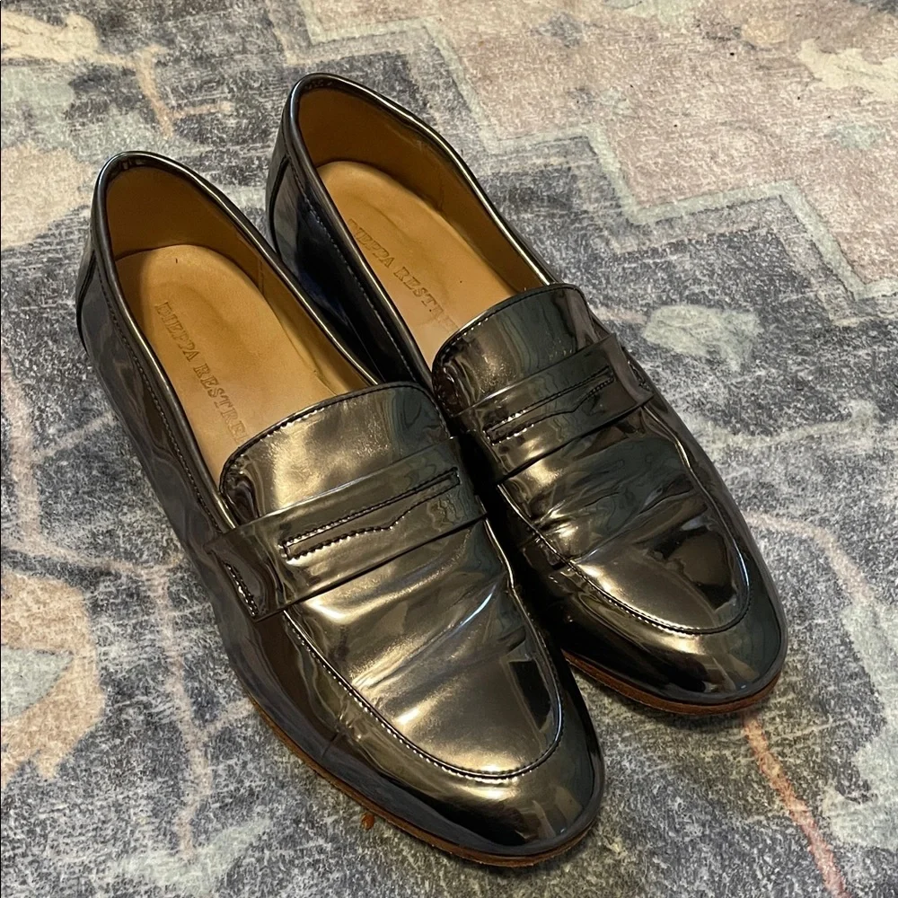 Sleek Women's Silver Patent Leather Loafers - Picture 1 of 6